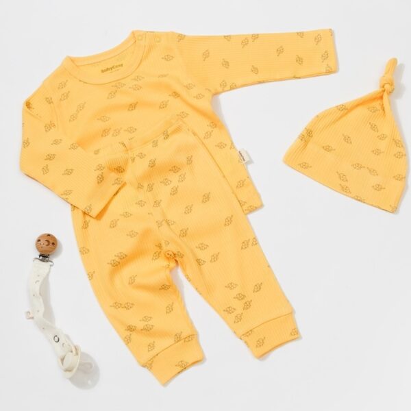 «Βρεφικό σετ 3 τεμαχίων με καπελάκι σε κίτρινο χρώμα από οργανικό βαμβάκι»