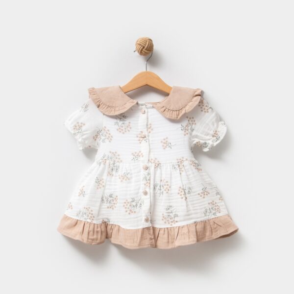 Ρομαντικό φλοράλ φόρεμα για κοριτσάκια ηλικίας 1 έως 4 ετών, ιδανικό για κάθε περίσταση. Το χαριτωμένο floral σχέδιο προσθέτει μία γλυκιά και κομψή πινελιά, ενώ η άνετη εφαρμογή το κάνει τέλειο για καθημερινή χρήση